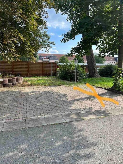Stilvolle Ferienwohnung Mit Stellplatz Wlan Free Netflix Naehe Bahnhof Zwickau Exterior foto